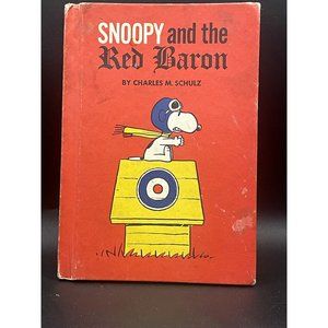 Snoopy and The Red Baron Charles Shulz Weekly Reader Club Children Book L 8.75"